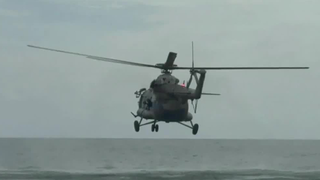 Elementos de la Semar ejecutan ejercicio de rescate en altamar en Veracruz