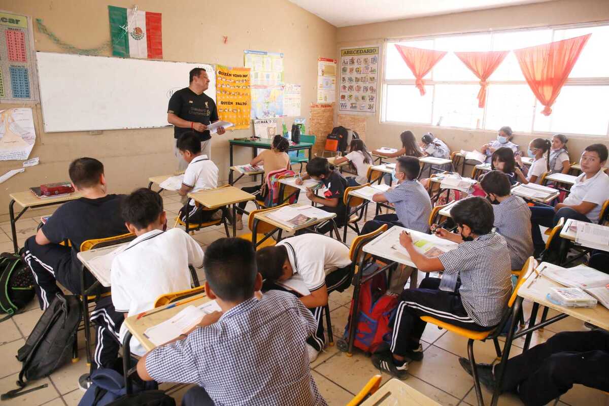 El representante afirmó que se busca que durante las estadías, se puedan establecer horarios para que los practicantes reciban clases.| Roberto Amaya