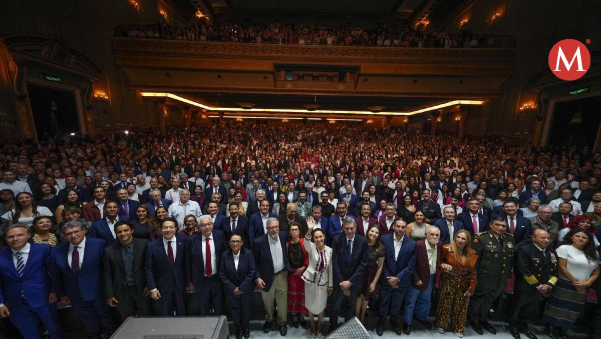 Celebración de Claudia Sheinbaum tras entrega de constancia de mayoría.