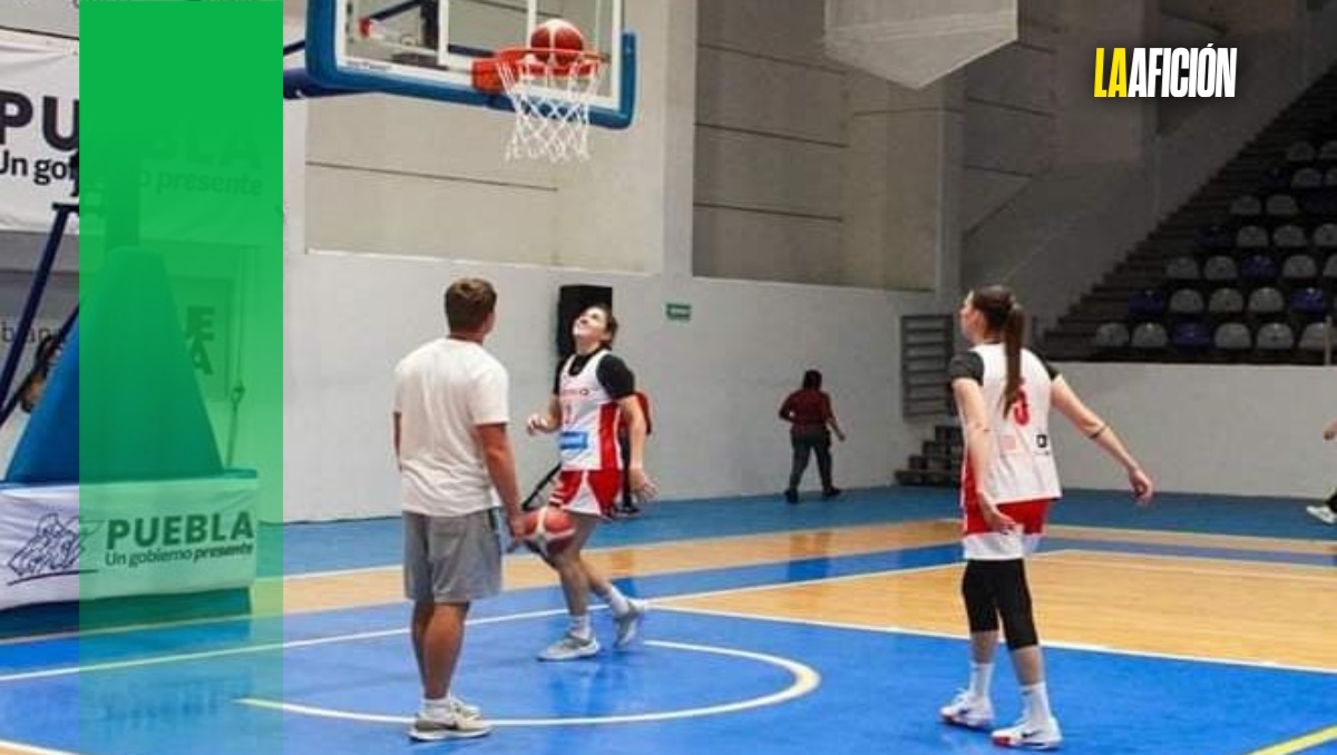 Llegan a Puebla selecciones de baloncesto de México y República Checa | Especial