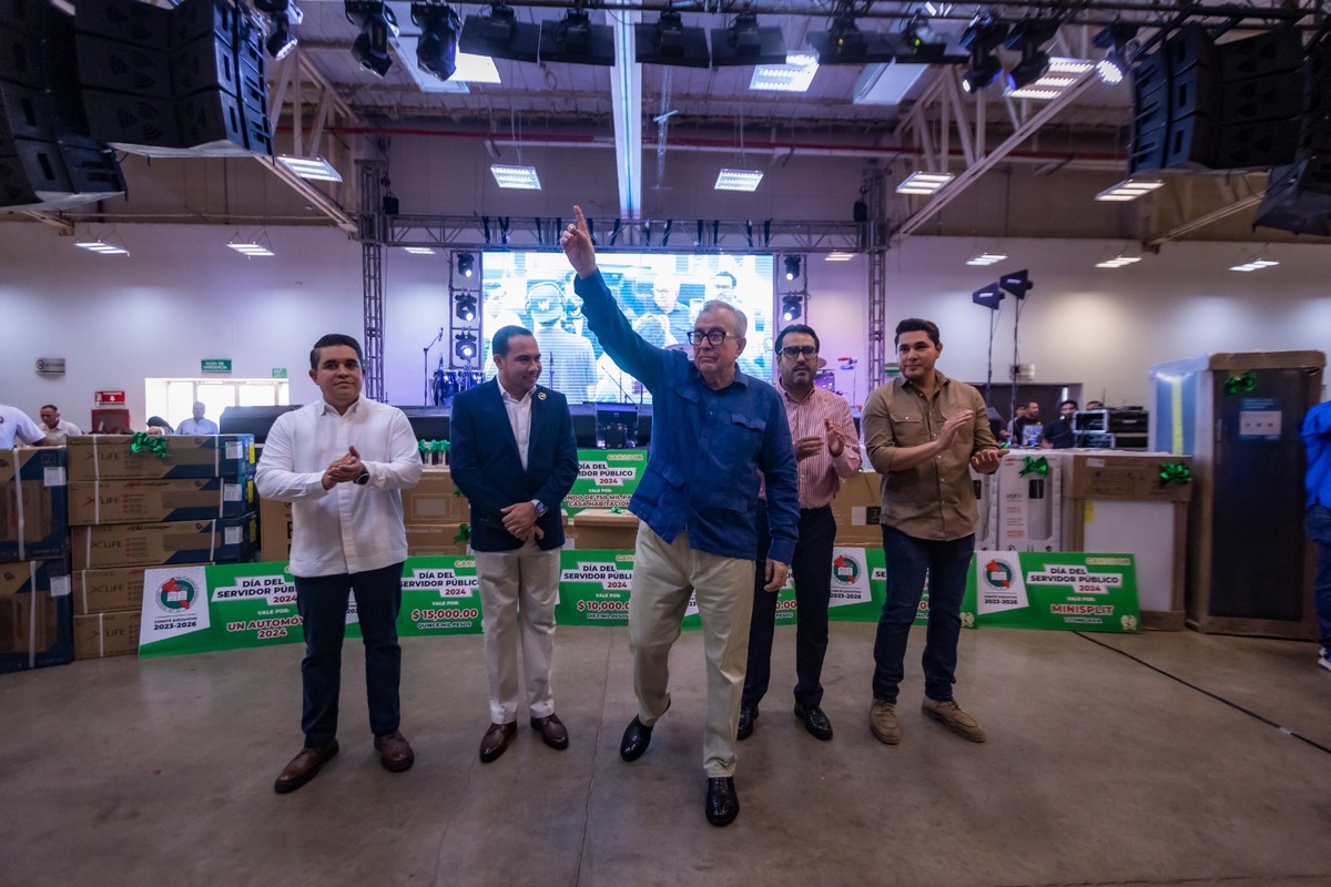 Rubén Rocha Moya en el Día del Servidor Público en Sinaloa.