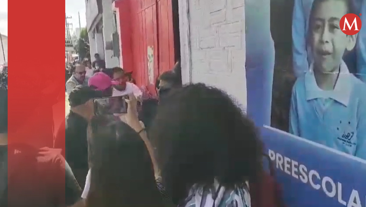 Trabajadores de Poder Judicial se manifiestan en universidad de Puebla | Especial