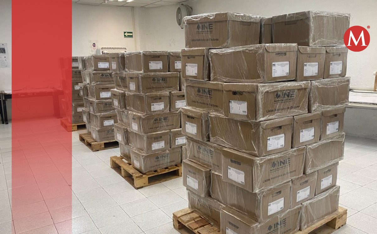 IECM entregó un aproximado de cuatro cajas con mil 12 cuadernillos al INE. Foto: Especial.