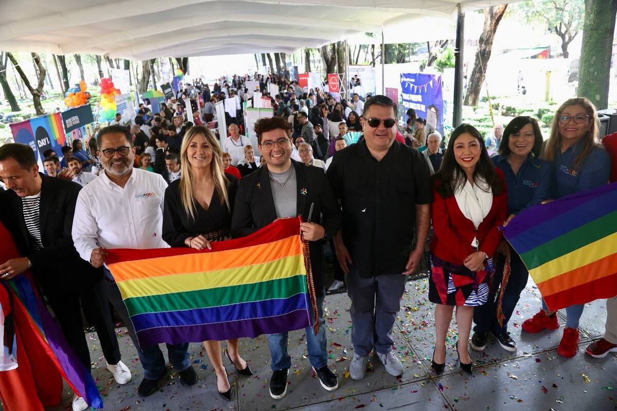 Inicio de la "Feria del Empleo de la Diversidad Comunidad LGBT+ 2024"