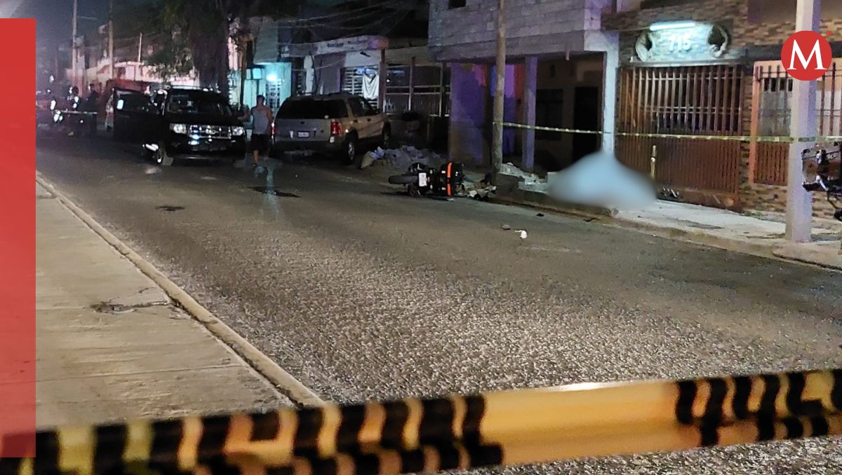 Los paramédicos de la Cruz Roja confirmaron la muerte del motociclista. Leyda Estrada