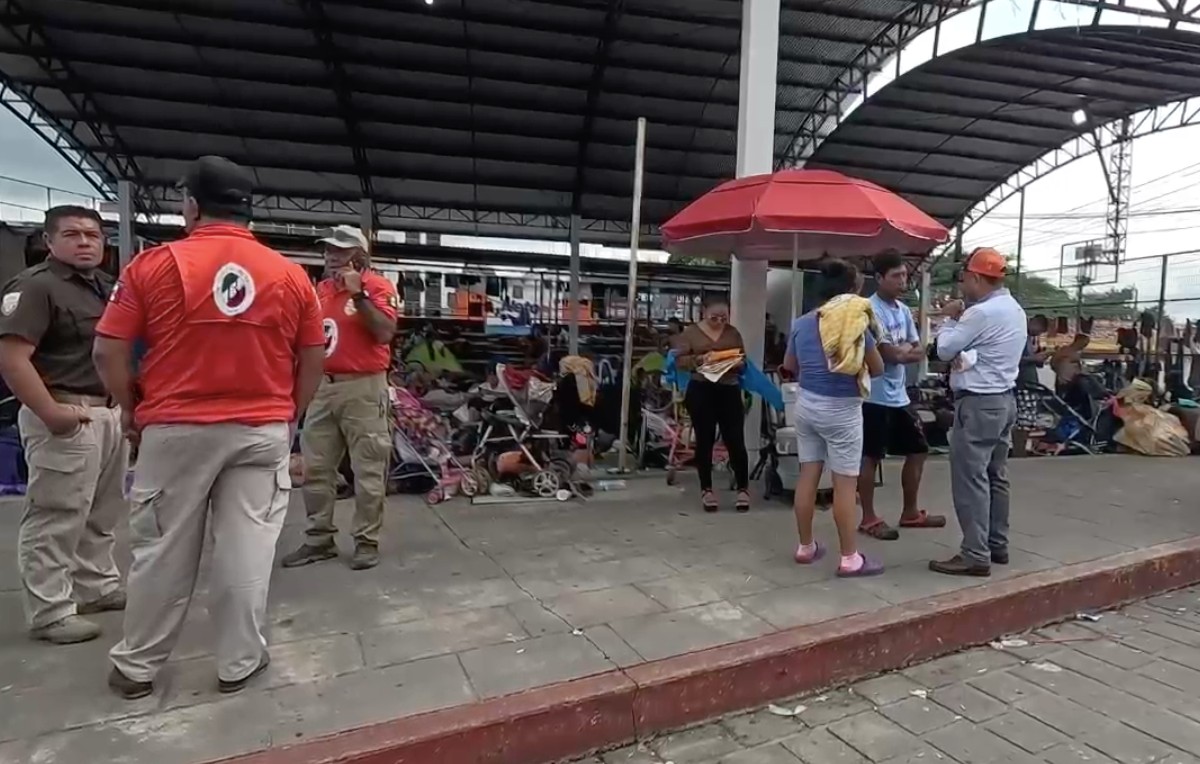 Cientos de migrantes pasan por Arriaga, Oaxaca, huyendo de la delincuencia de sus países (Foto: Ramón Bragaña)