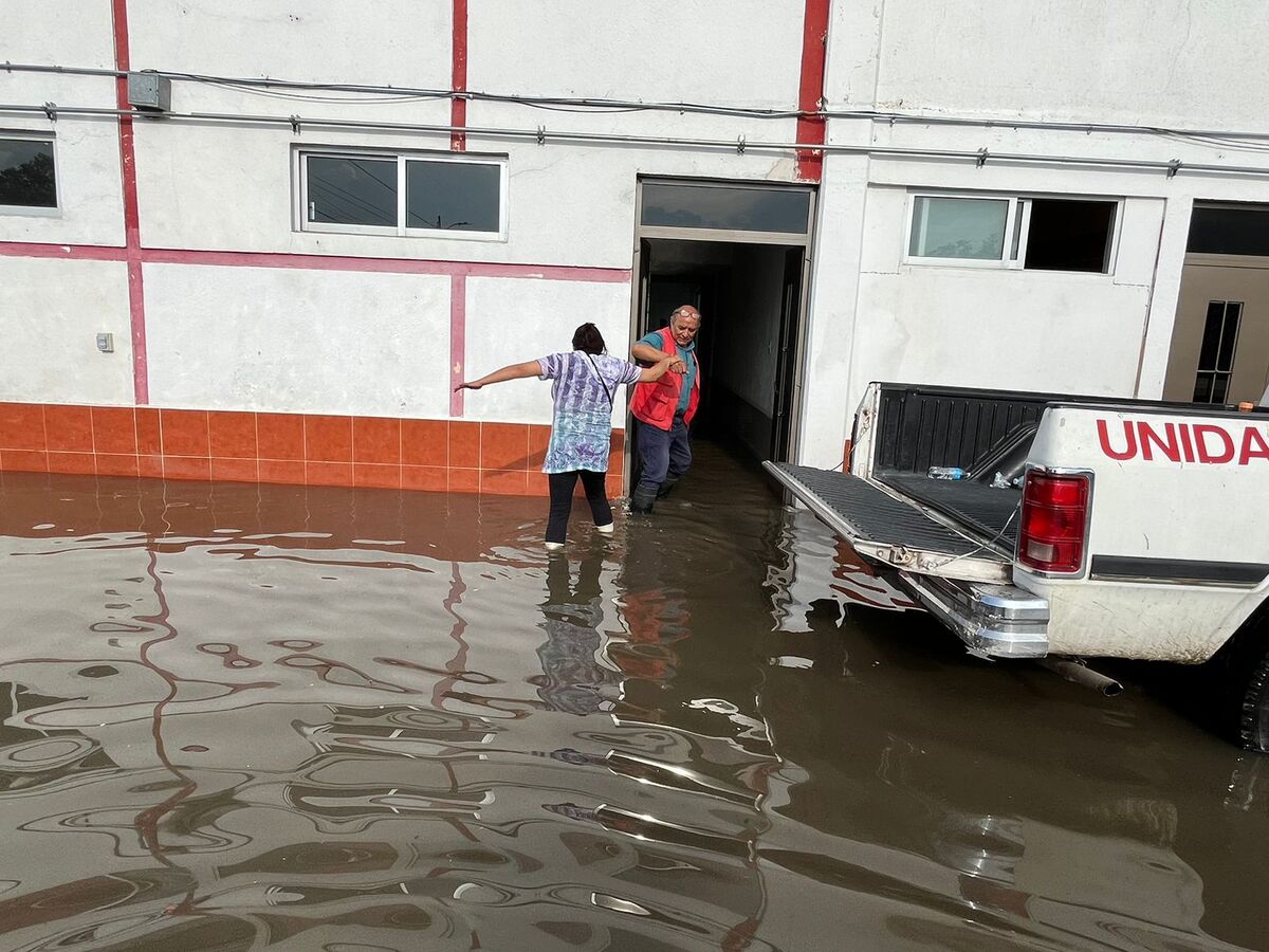 Tras las fuertes lluvias las instalaciones se inundaron causando daños al equipo.