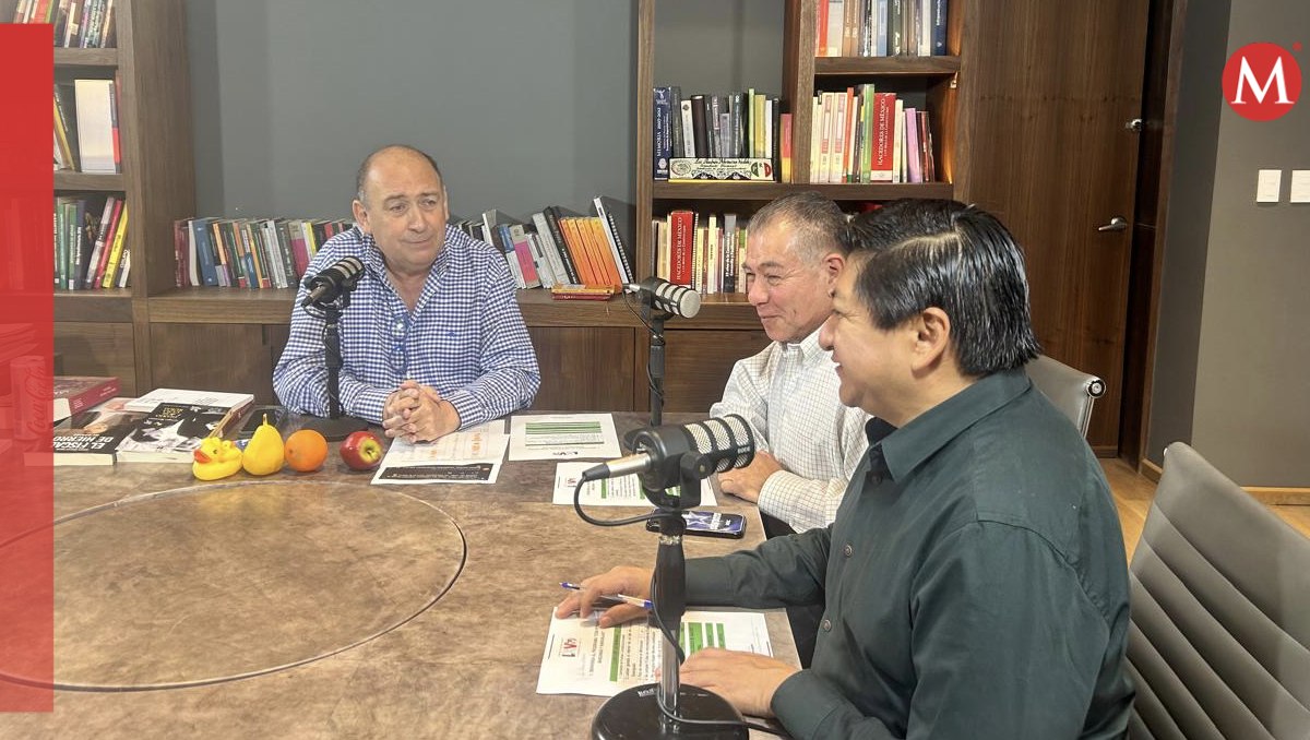 El líder parlamentario del PRI en San Lázaro, Rubén Moreira, en su programa en línea con expertos. | Especial