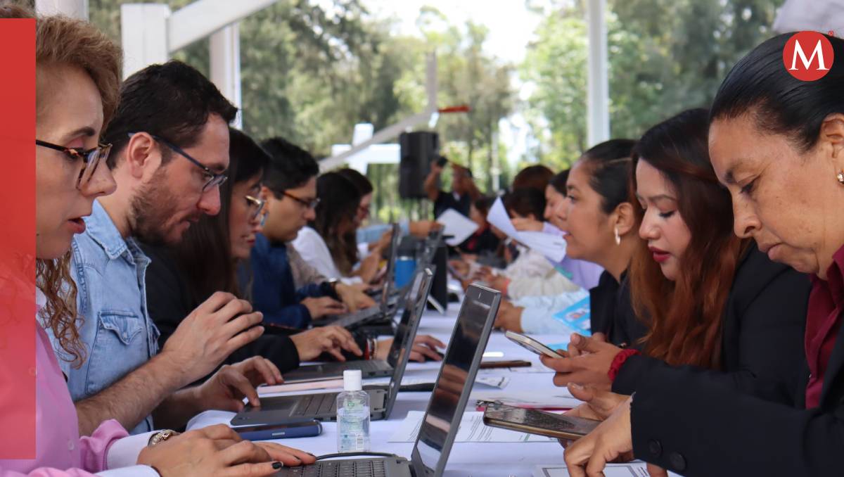 Más de tres mil personas del sector educativo fueron credencializadas (Especial)