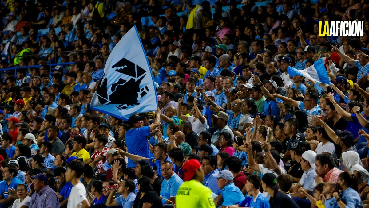 Afición de la Jaiba Brava del Tampico-Madero en el Estadio Tamaulipas.