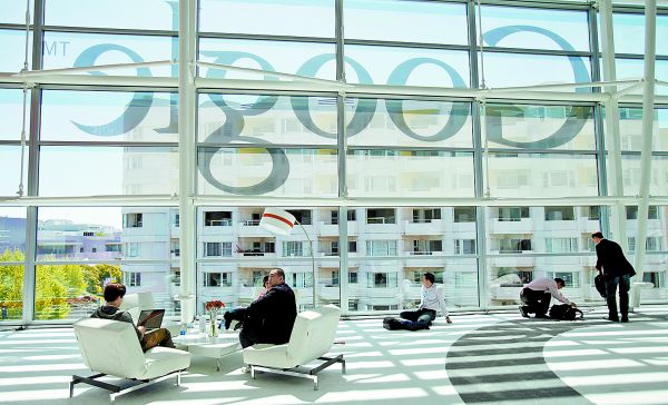 Amazon, Google y Microsoft, entre las grandes firmas que mantienen estas instalaciones. STEPHEN LAM/REUTERS