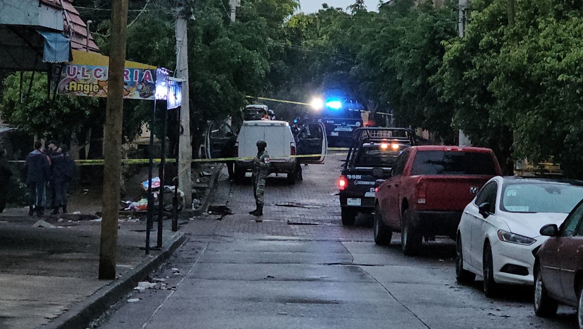 Autoridades acudieron al lugar del asesinato de un hombre a golpes en Tonalá este lunes  (Juan Carlos Munguía)