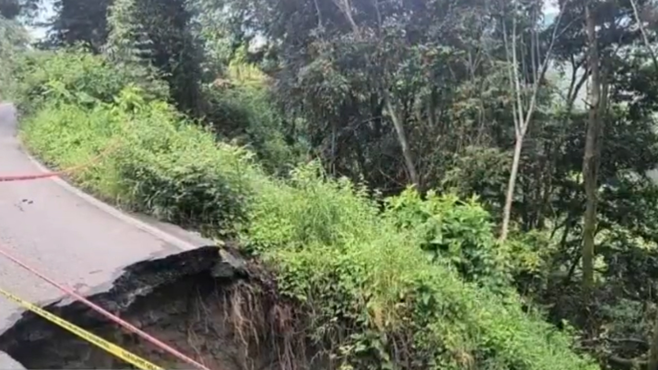 Lluvias causan múltiples daños en tres municipios de Edomex