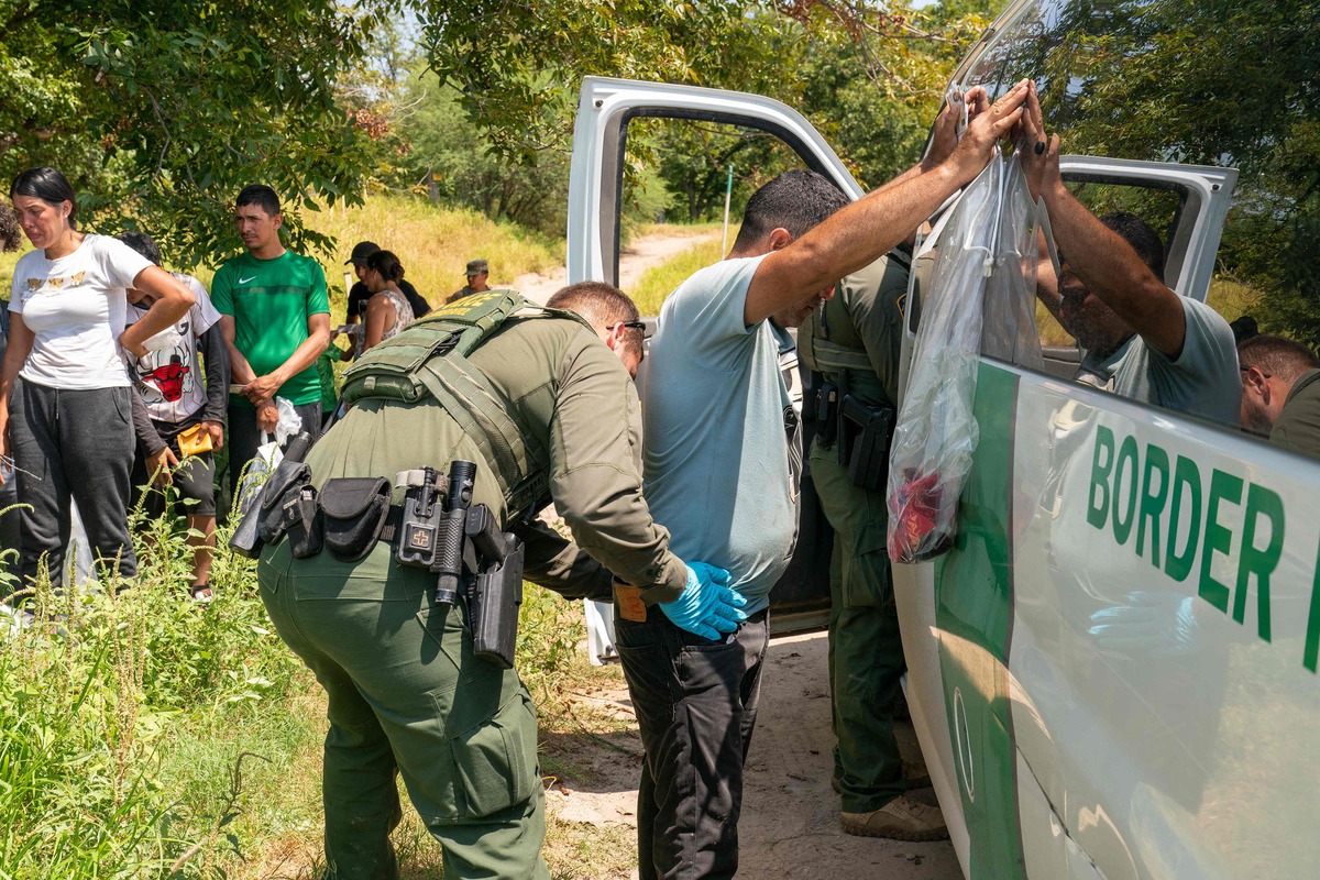 Este 2024 ya suman 679 casos de uso de la fuerza contra migrantes en la frontera. | AFP