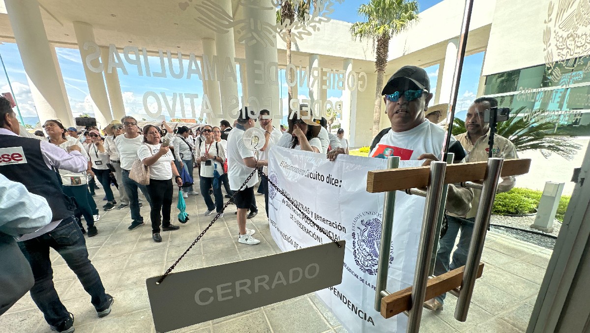 Trabajadores del Poder Judicial llegaron al Congreso de Tamaulipas. (Antonio Hernández)