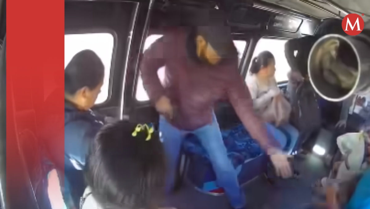 Asaltan a mano armada a pasajeros de la ruta 8 en Santa Lucía, Puebla | Especial