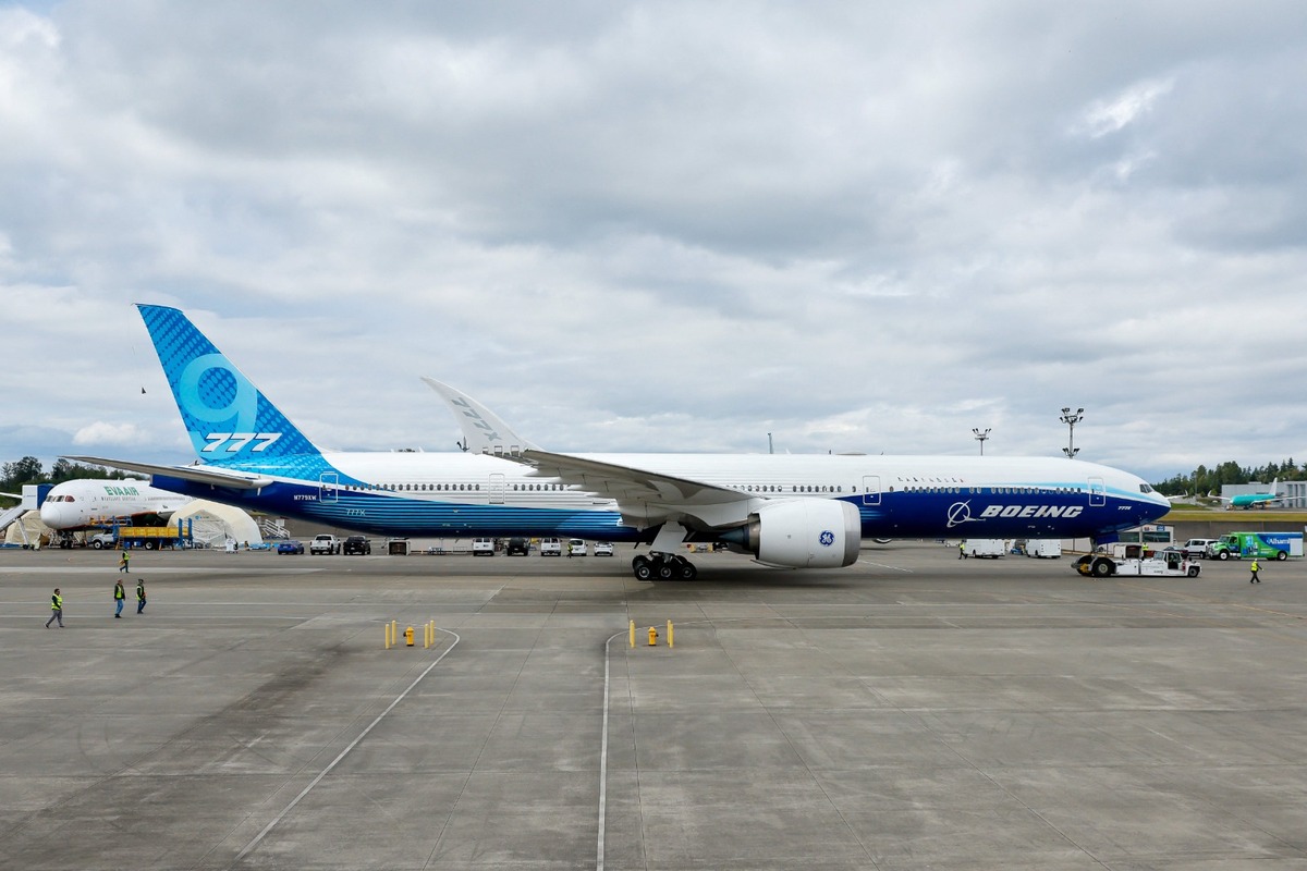 La entrada en servicio del avión, el más grande de su tipo, se ha retrasado hasta 2025.