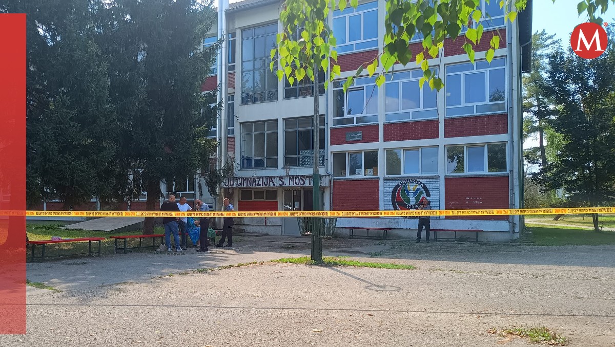 La escuela estaba cerrada por periodo vacacional. | Especial