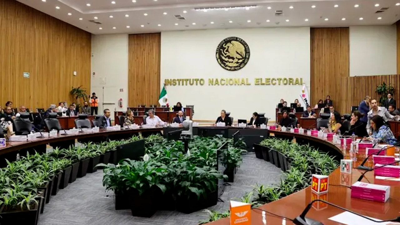 Morena tendría mayoría calificada en diputaciones, pero no en senadurías: Consejero del INE