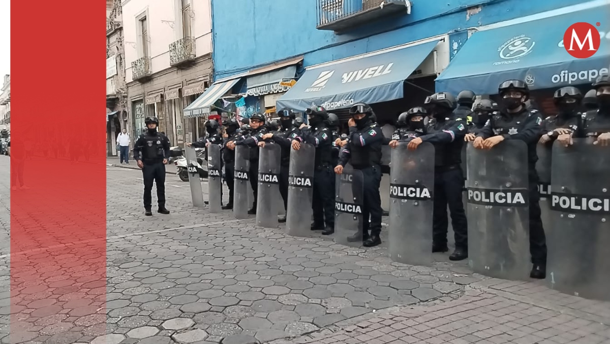 Refuerzan operativo para evitar instalación de ambulantes en Puebla | Angélica Tenahua