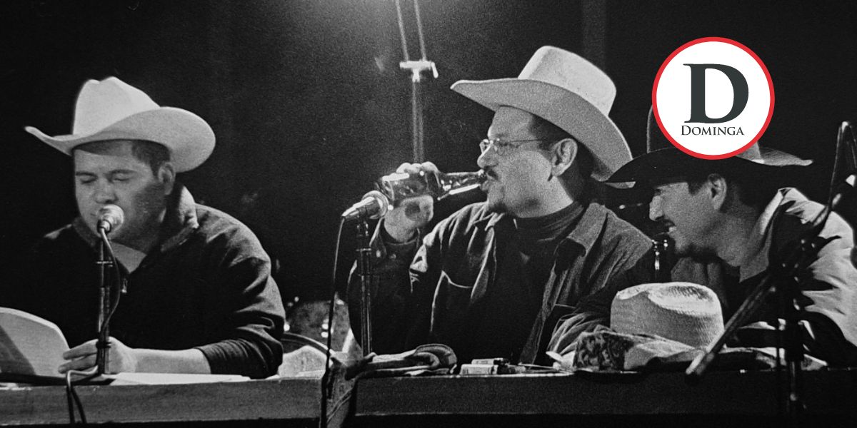 Logo/Julián Herbert, Luis Humberto Crosthwaite y Andrés Ramírez en la presentación de Idos de la mente, 2002. | Foto: Cortesía
