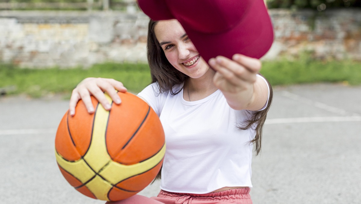 Por los cambios físicos y emocionales, el ejercicio es beneficioso para los adolescentes. (freepik.es)