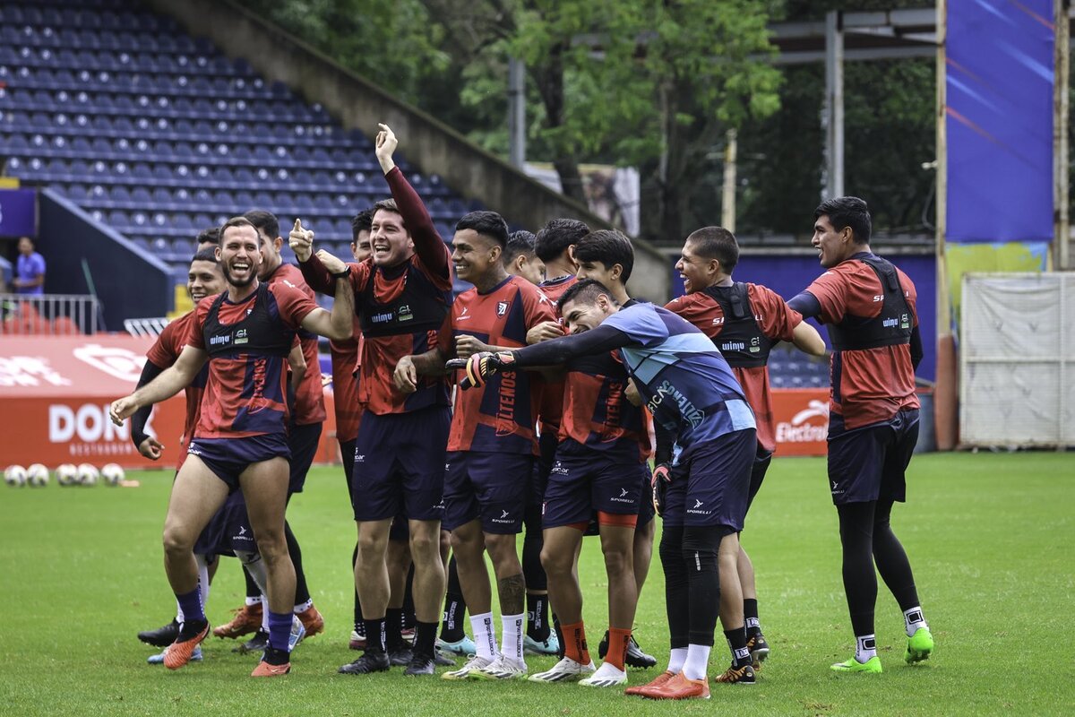 Entrenamiento del Tepa previo a su encuentro con el Atlante. (Cortesía)