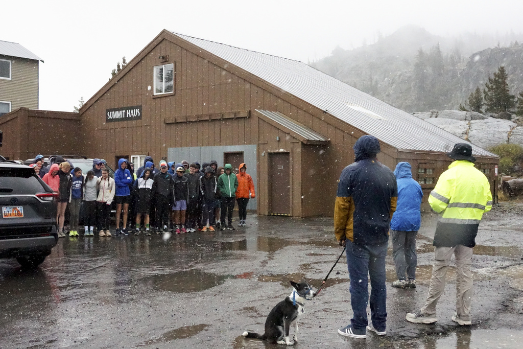 Frente frío del Golfo de Alaska provoca nevadas en Washington y California | Agencia AP