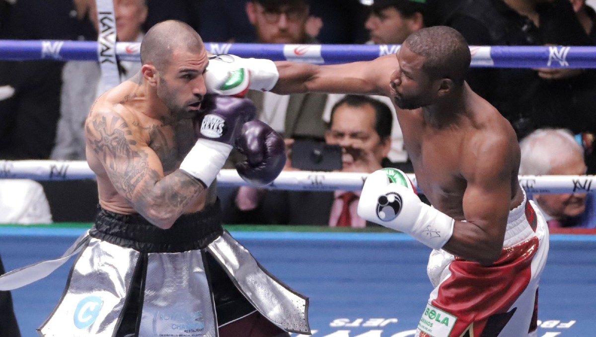 Mayweather domina a Gotti III en pelea de exhibición en México (Ariel Ojeda/Notivox Diario)