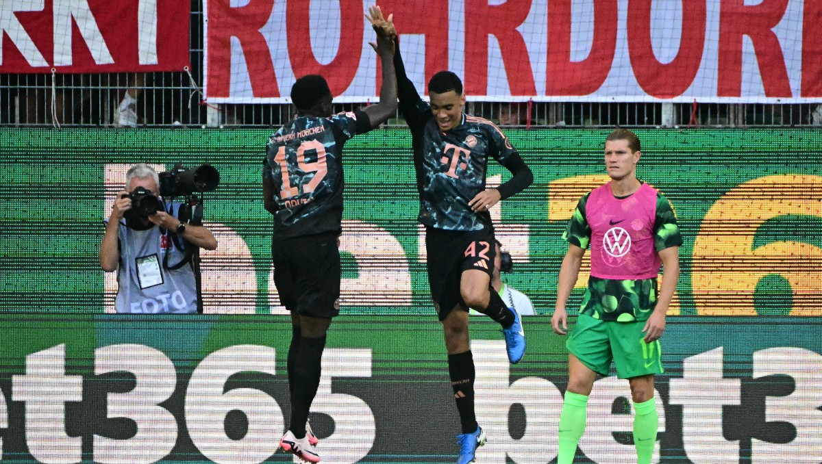 Kompany y Bayern Múnich debutan con victoria a Wolfsburg en Bundesliga (AFP)