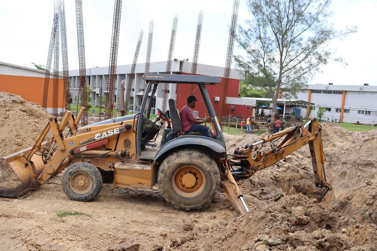Fortalece la UAT su  infraestructura educativa