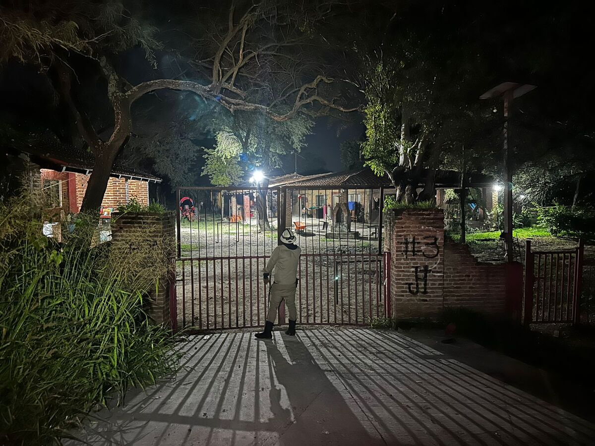 Personal de Pemex llevó a cabo el cierre de la válvula de seccionamiento. (Vicente Torres)