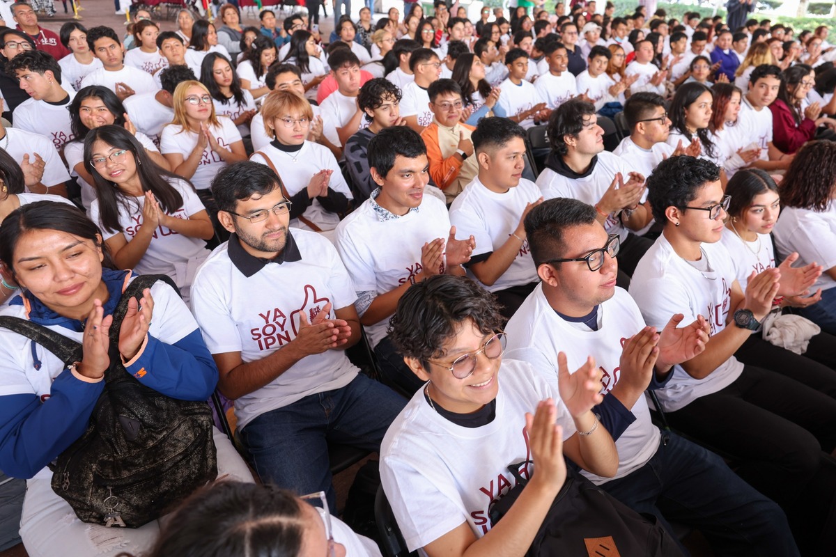 Los estudiantes de nuevo ingreso recorrieron los stands. (Foto: Especial)