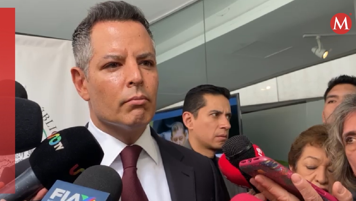 El ex gobernador de Oaxaca, Alejandro Murat, tras realizar su credencialización en el Senado. | Silvia Arellano