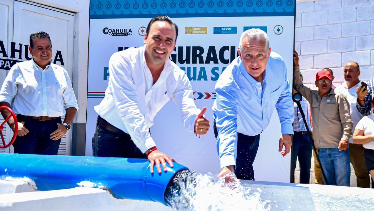 Inauguración del Pozo de Agua Santa Fe - La Partida, por el gobernador Manolo Jiménez, y el alcalde Román Cepeda. | Especial