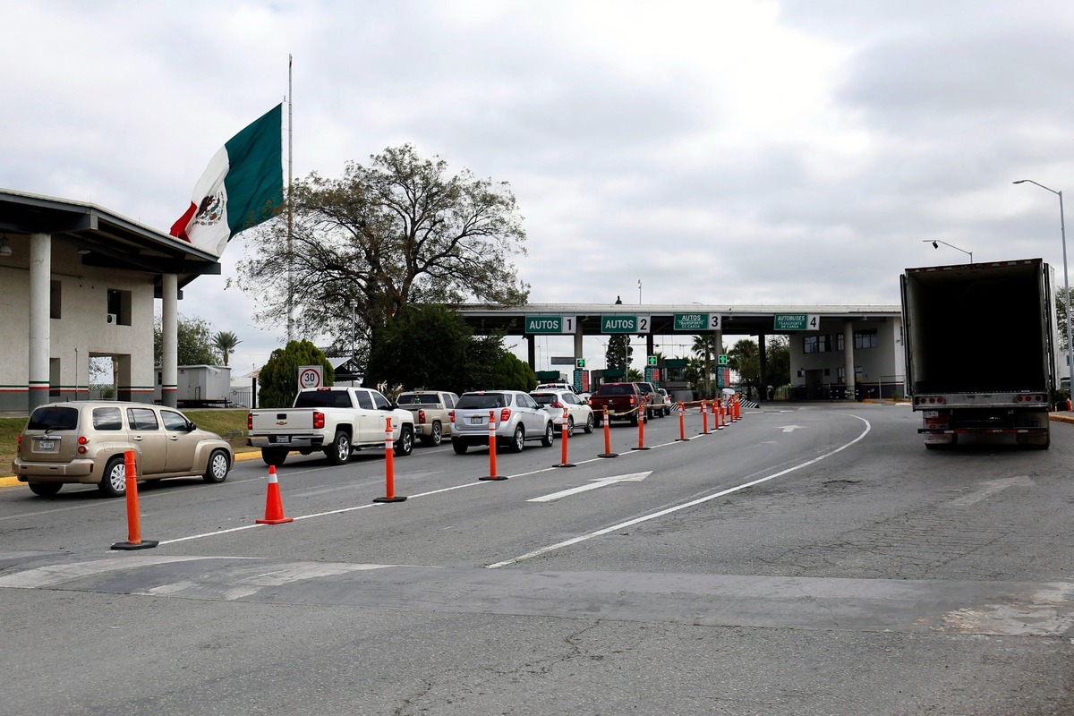 En la actualidad se estima que el cruce de trailers por la frontera de Piedras Negras se ubica entre 500 a 700 camiones al día. | Manuel Guadarrama