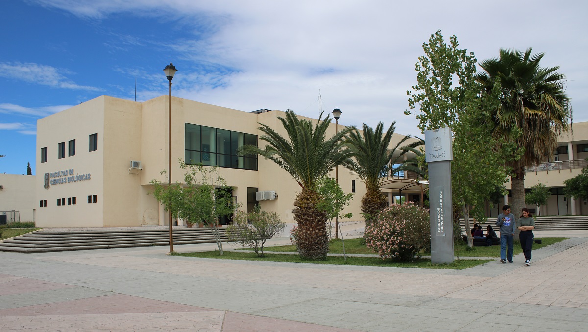 Facultad de Ciencias Biológicas Unidad Torreón de la UAdeC. (Claudia Luévano)