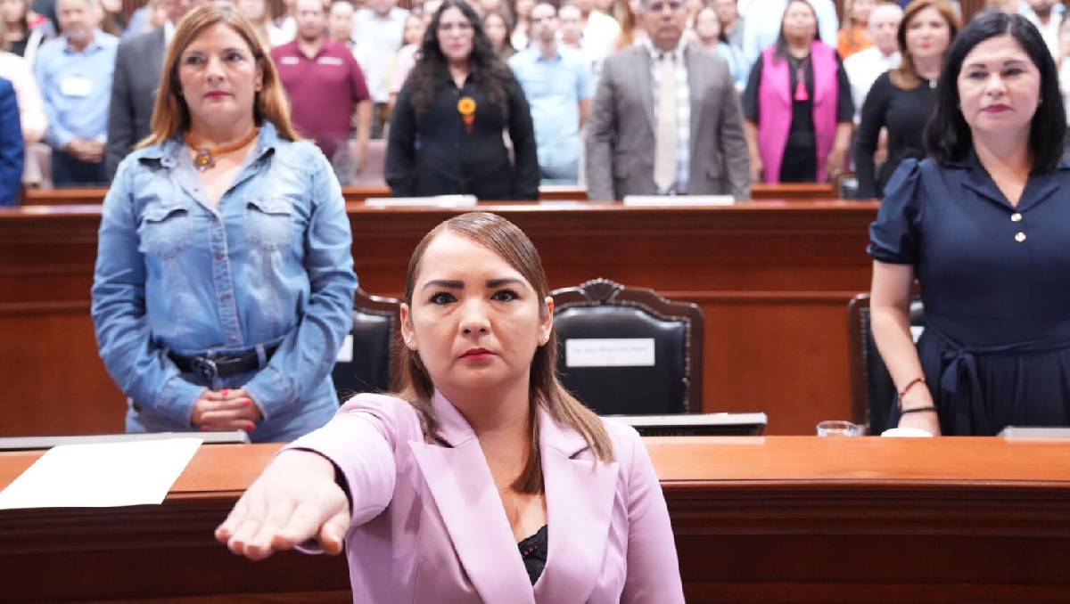 La nueva fiscal rindió protesta ante el Congreso
