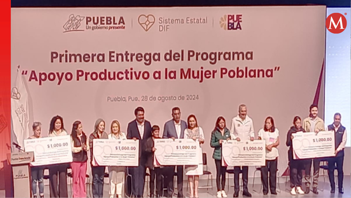 Sedif entrega apoyos económicos a poblanas para emprender su negocio | Especial