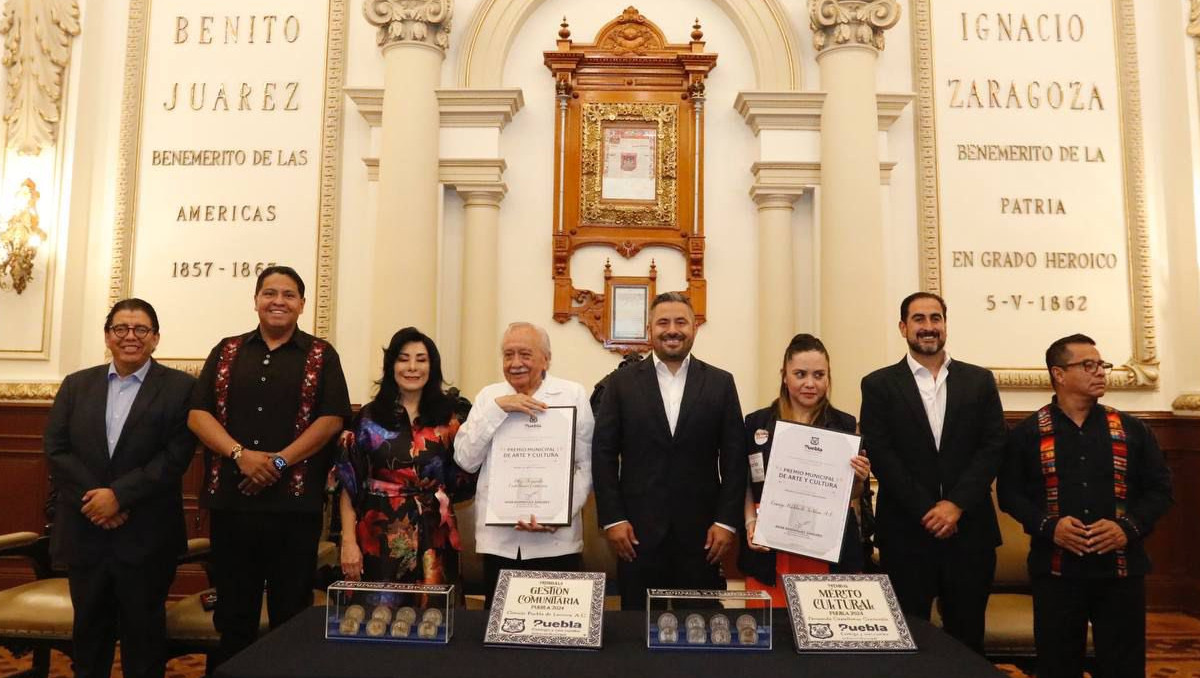 Ayuntamiento de Puebla entregan premio municipal de Arte y Cultura | Especial