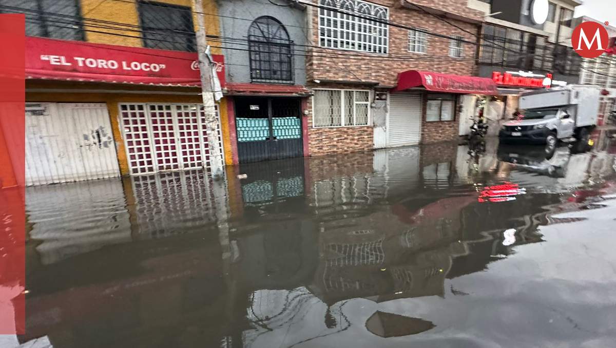 Las inundaciones comenzaron luego de que el agua de drenaje comenzó a brotar de alcantarillas. Juan Camacho