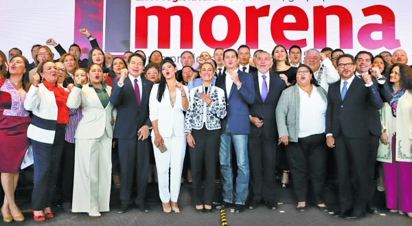 La ex jefa de Gobierno en la reunión plenaria de senadores de Morena. JORGE CARBALLO