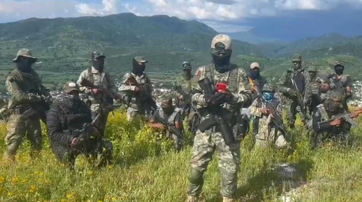 Los hombres publicaron un video con las amenazas.