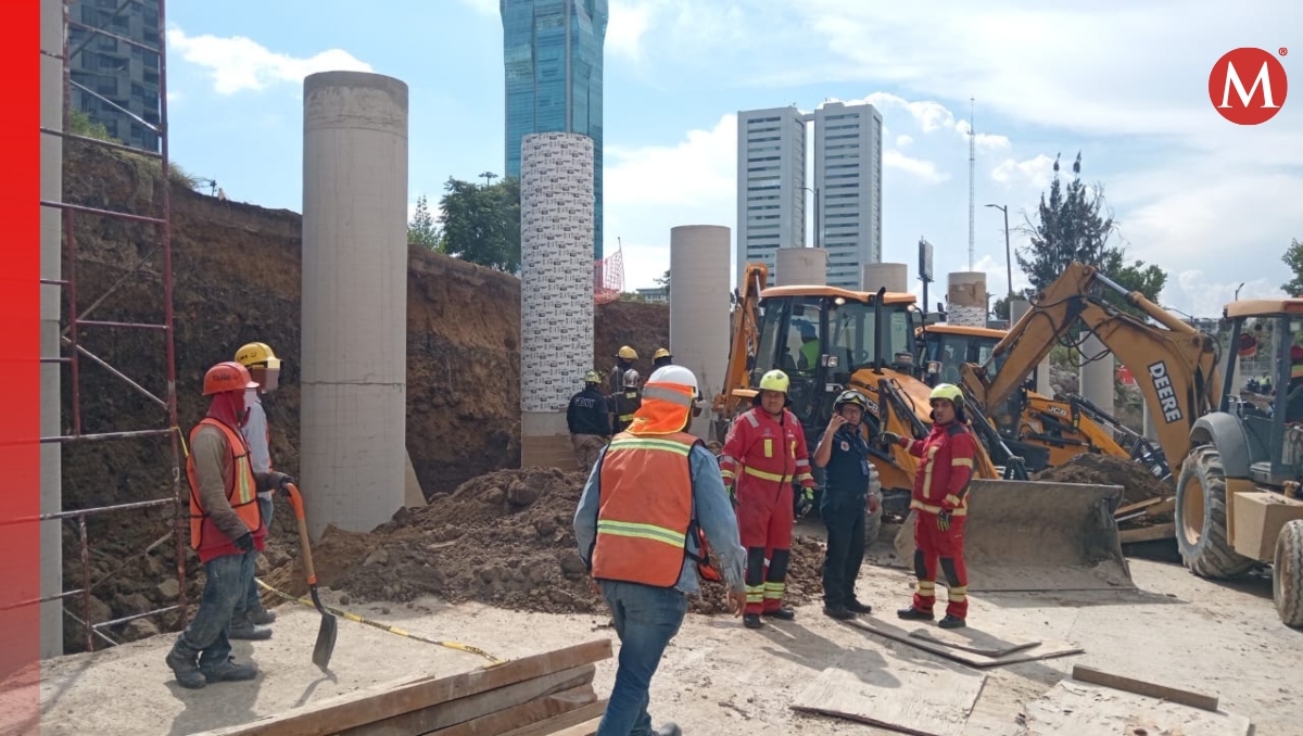 Trabajadores quedan atrapados en derrumbe de obra en Atlixcáyotl | Especial