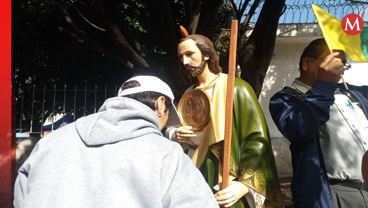 Fieles católicos devotos de San Judas Tadeo piden por la paz en Puebla | Leslie Mora