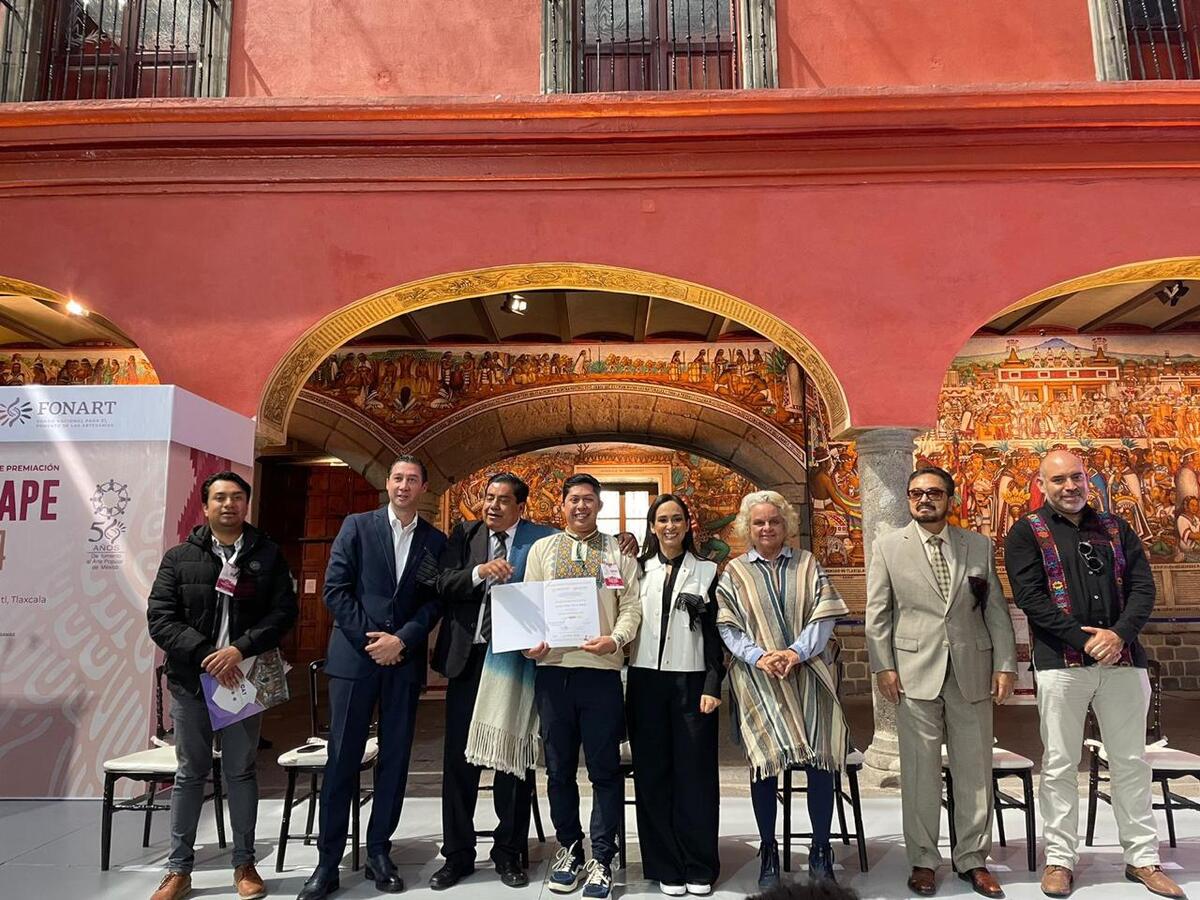 El mandatario recalcó que es un orgullo para Michoacán contar con artesanos que preservan la gran riqueza textilera.