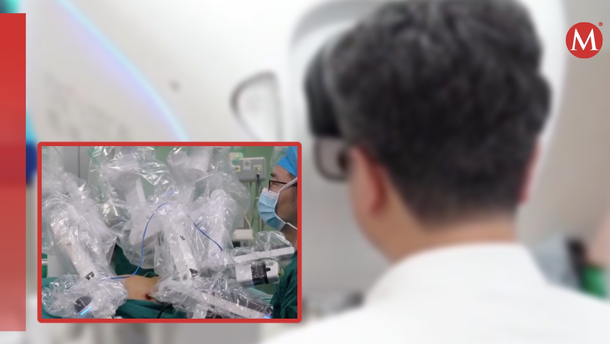 Médico cirujando logra operación a más de 5 mil km de distancia