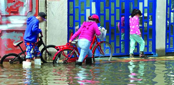 Al menos 100 viviendas a la orilla del cauce se inundaron. Zuleyma García