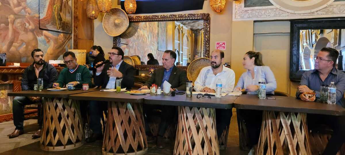 Comisión Política de la Asociación de Jaliscienses Unidos en los Estados Unidos. (Usi Toledo)