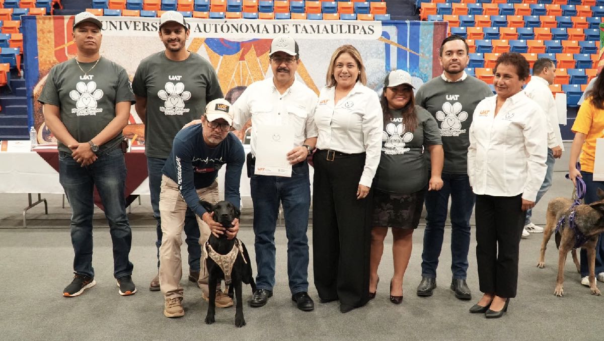 Perros rescatistas son adoptados en Tamaulipas.